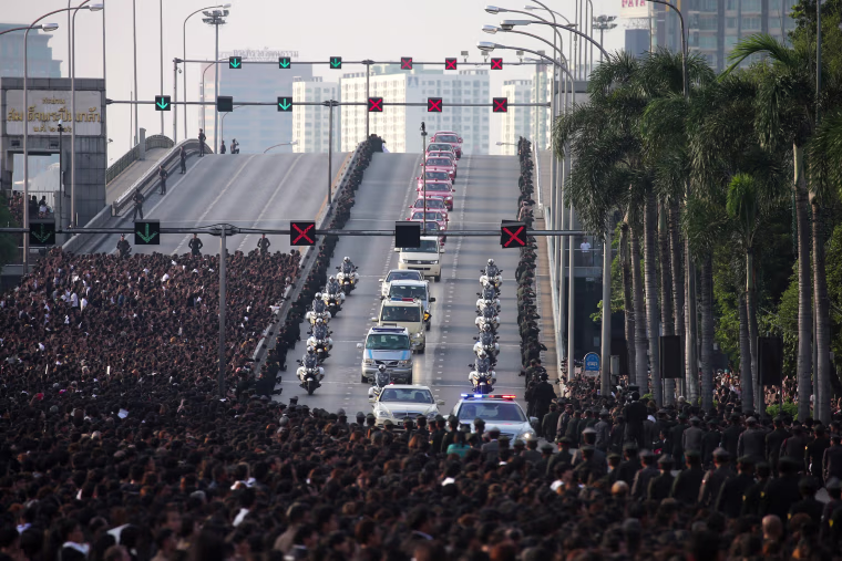 Image: King Bhumibol Adulyadej dies age 88