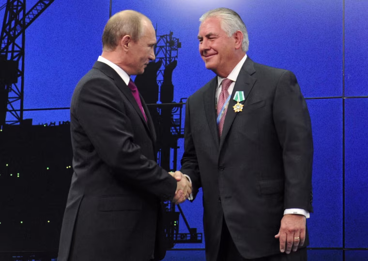 Image: Vladimir Putin presents ExxonMobil CEO Rex Tillerson with a medal in 2012