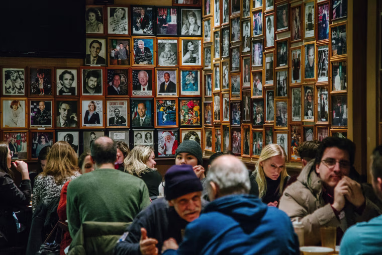 Image: Carnegie Deli closes in NYC after 79 years