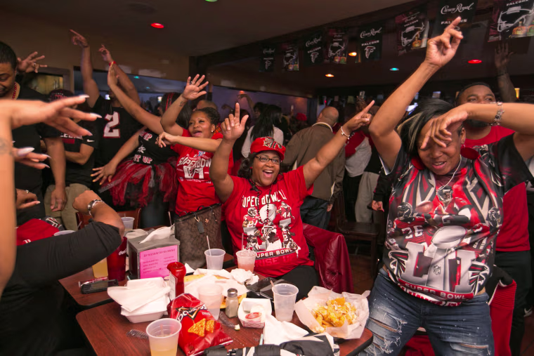 Image: Atlanta Falcons Fans Watch Super Bowl LI Against The New England Patriots