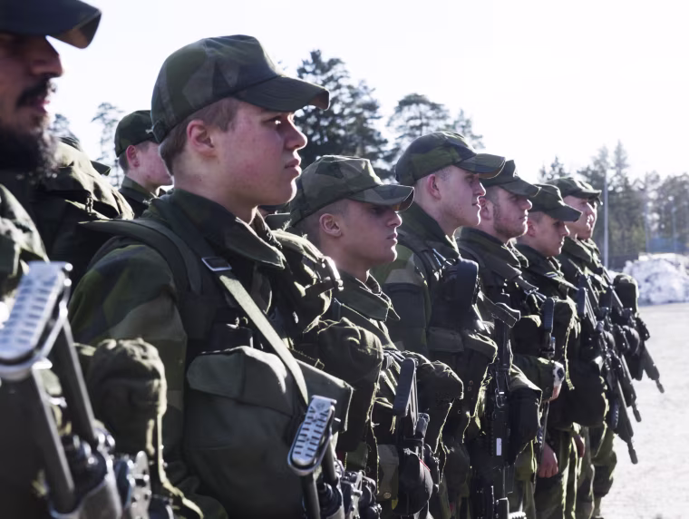 Image: Young recruits during an inspection