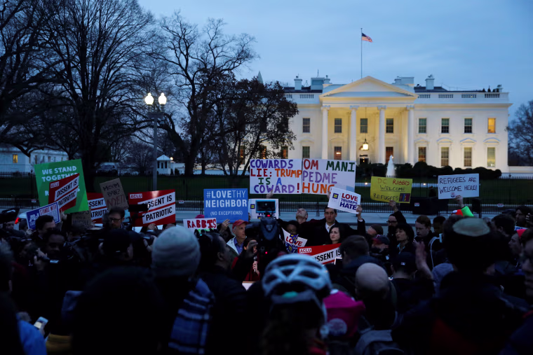 Image: Anti-travel order demonstration in Washington