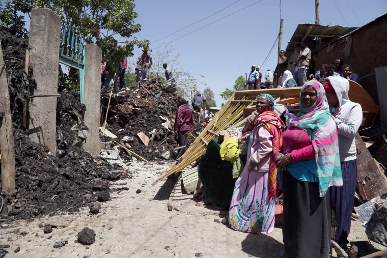 Image: A view of damage caused by a landslide, that swept through a massive garbage dump, are seen at Koshe rubbish tip in Kolfe Keranio district of Addis Ababa, Ethiopia, March 12, 2017.