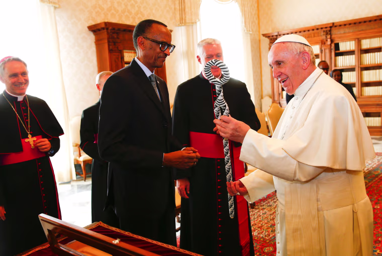 Image: Paul Kagame and Pope Francis