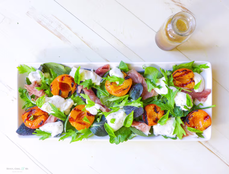 Image: Grilled apricot, prosciutto and burrata salad