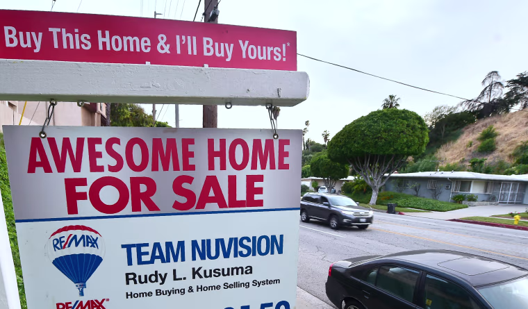 Image: FILES-US-ECONOMY-HOUSING-SALES-INDICATOR