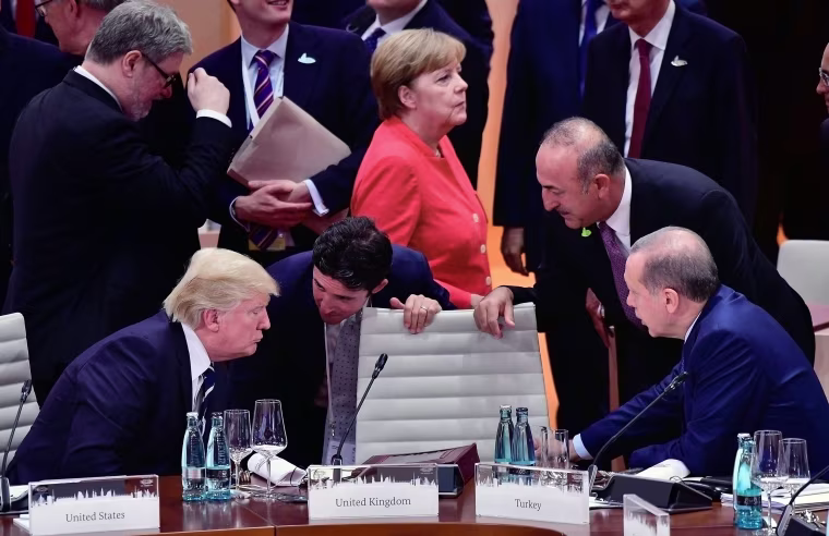 Image: Trump talks to the President of Turkey Recep Tayyip Erdogan