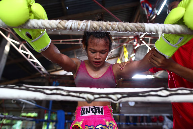 Image: The Wider Image: Transgender boxer fights for acceptance