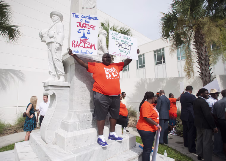 Image: Removal of Confederate Statues