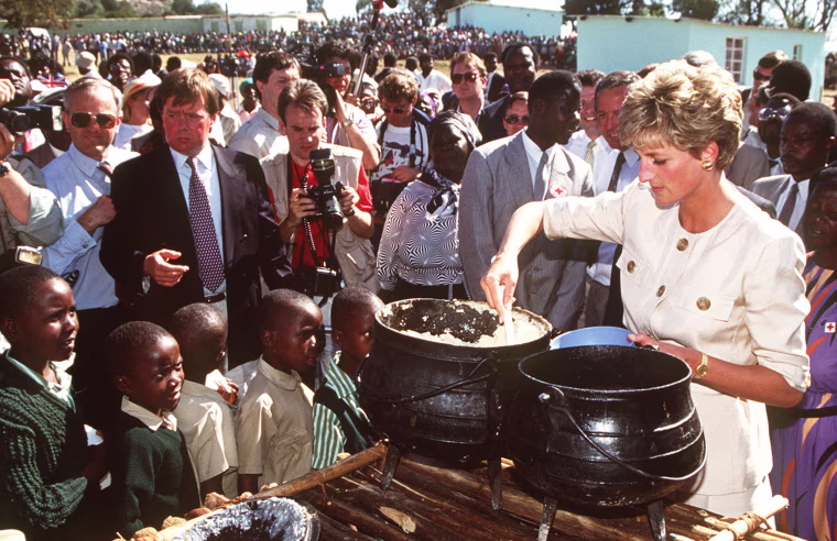 Image: Diana Serves Refugees