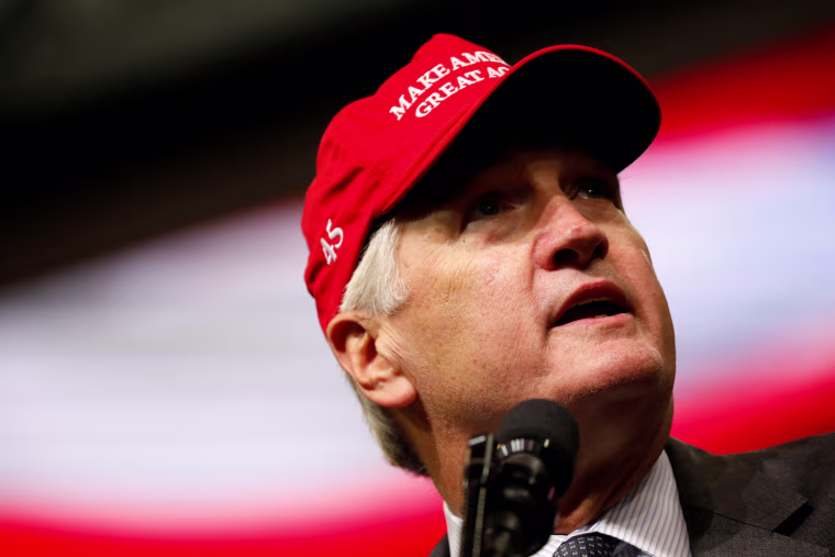 Image: Senator Luther Strange speaks at a campaign rally in Huntsville