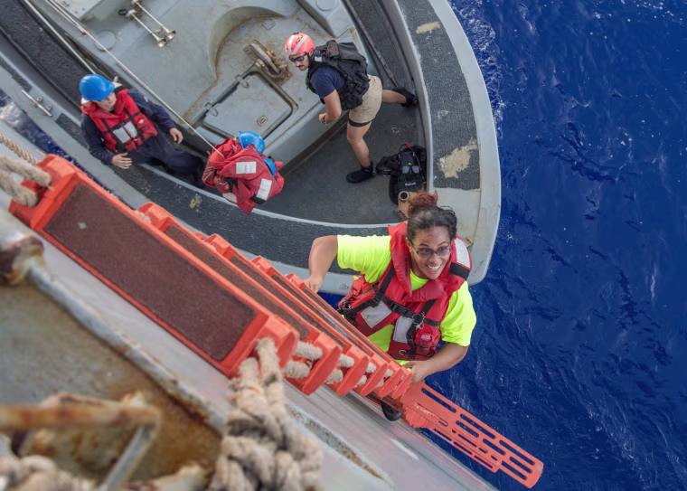Image: US-MILITARY-RESCUE-USS ASHLAND