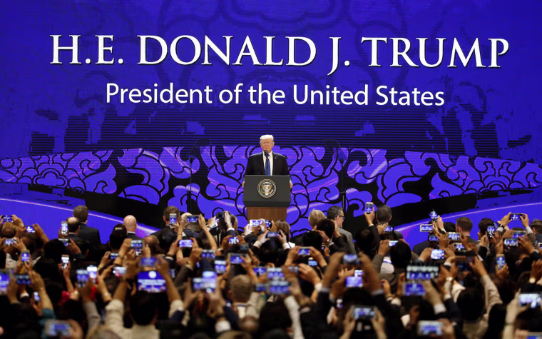 Image: U.S. President Donald Trump speaks on the final day of the APEC CEO Summit ahead of the Asia-Pacific Economic Cooperation (APEC) leaders summit in Danang