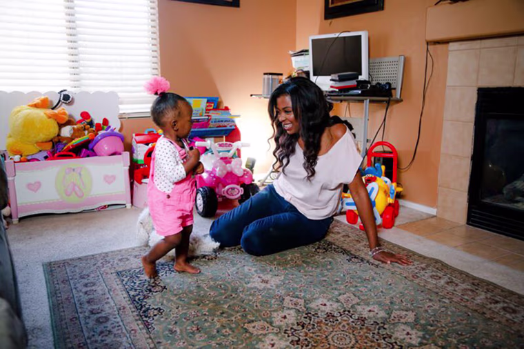 Image: Jasmine Simon and her daughter