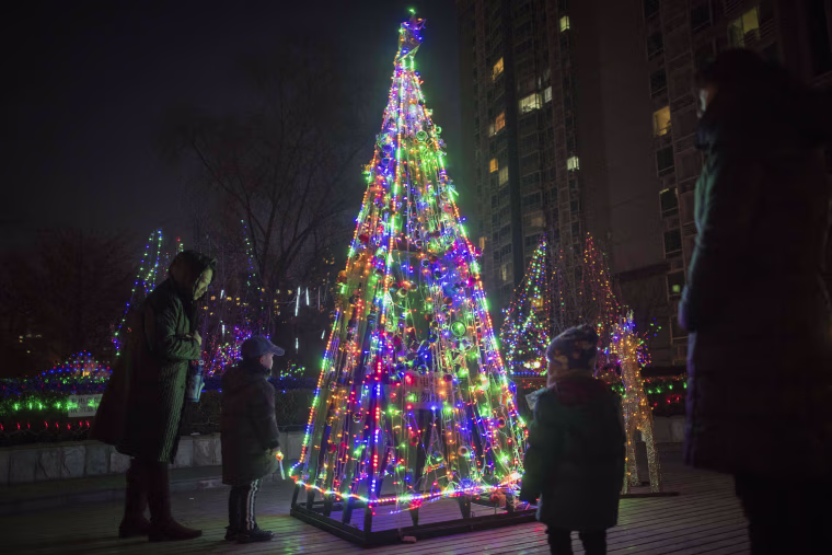 Image: TOPSHOT-CHINA-CHRISTMAS