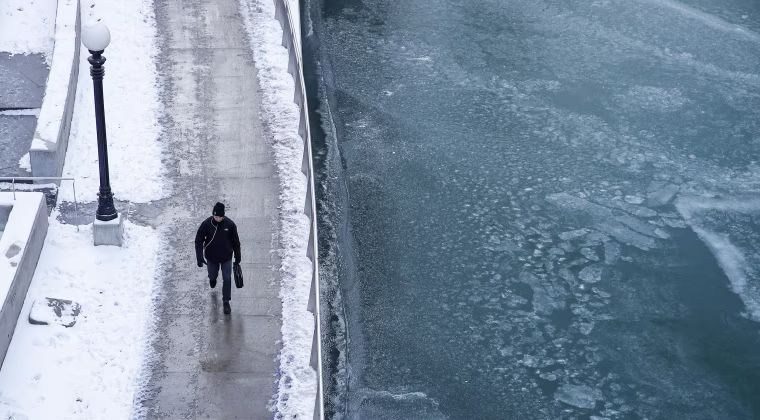 Image: Bitterly Cold Weather Settles Across Midwest Over Holidays