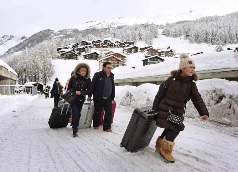 Image: SWITZERLAND-SNOW-TOURISM-AVALANCHE