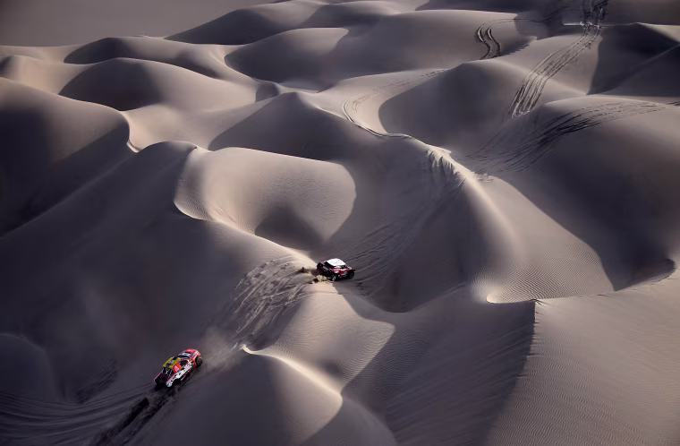 Image: TOPSHOT-AUTO-MOTO-RALLY-DAKAR-STAGE5