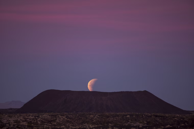 Image: Rare \"Super Blue Blood Moon\" Makes Appearance On U.S. West Coast