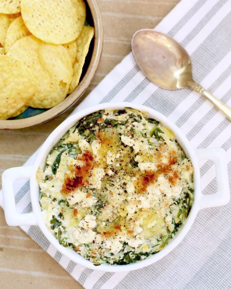 Creamy Artichoke Spinach Greek Yogurt Dip