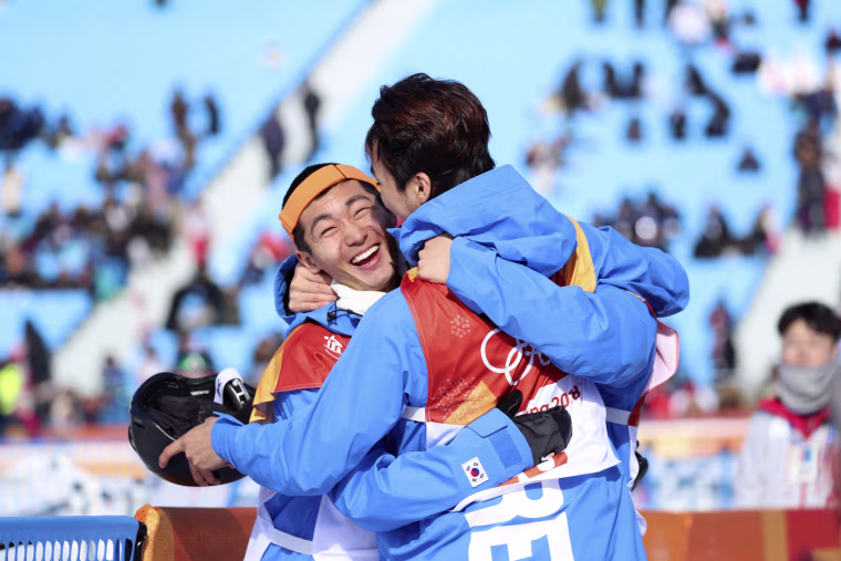 Image: Snowboarding: Men's Halfpipe Qualification