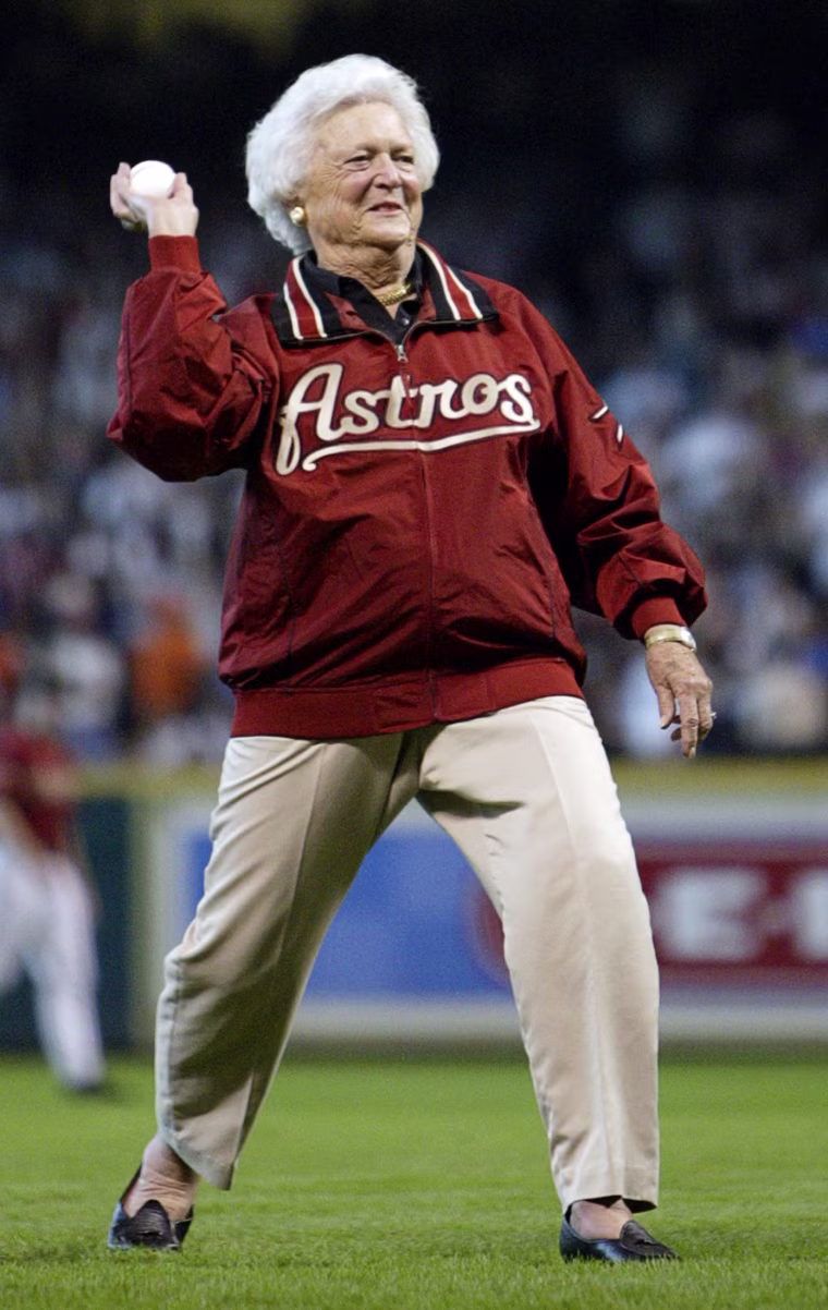 Image: Former first lady Barbara Bush throws out first pitch before NLCS Game 4 in Houston.
