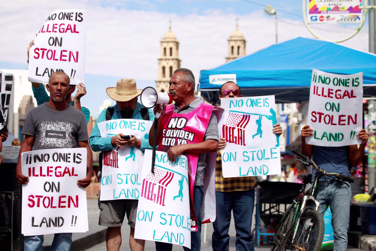 Image: Demonstrators take part in a protest against U.S. President Donald Trump administration's immigration policies in Ciudad Juarez