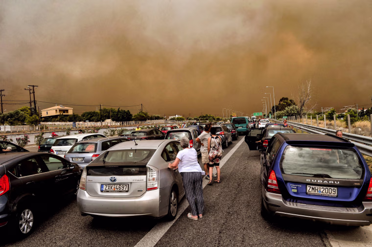 Image: TOPSHOT-GREECE-FIRE