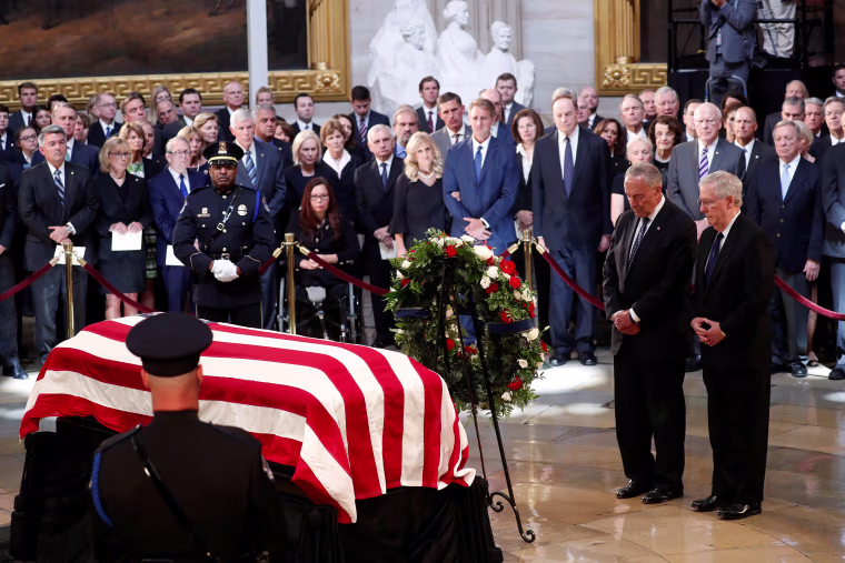 Image: U.S. Senator John McCain lies in state in the U.S. Capitol Rotunda in Washington
