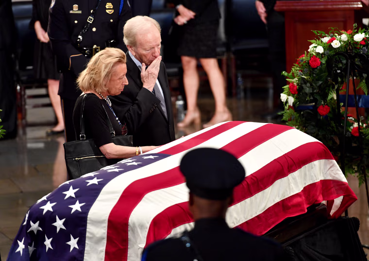 Image: US-politics-McCain