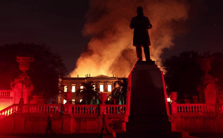 Image: Firefighters try to extinguish a fire at the National Museum of Brazil in Rio de Janeiro
