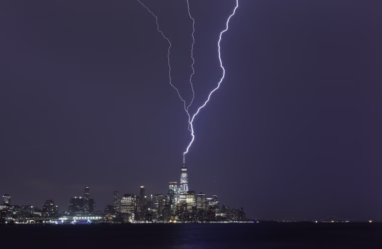 Image: Lightning Strikes One World Trade Center in New York City