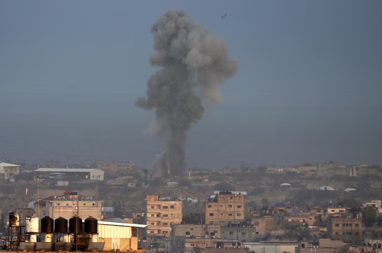 Image: Israeli air strike in the Gaza Strip