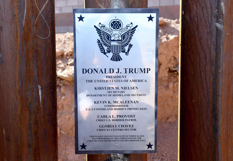 Image: US-POLITICS-WALL-MIGRANTS-immigration-illegal-immigrants