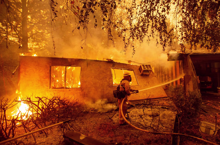 Image: US-FIRE-WEATHER-USA-ENVIRONMENT