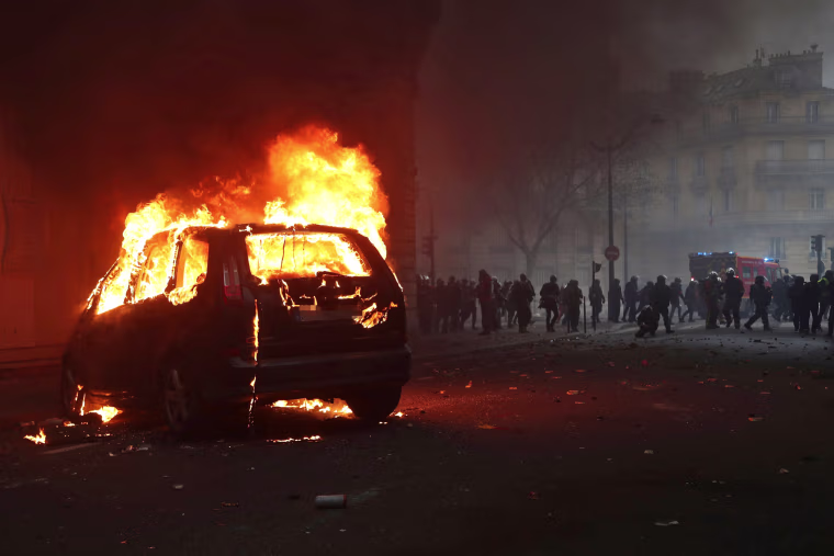 Image: TOPSHOT-FRANCE-POLITICS-SOCIAL-DEMO