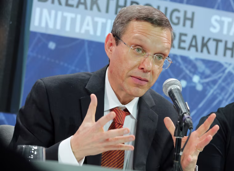 Image: Theoretical physicist Avi Loeb speaks during the New Space Exploration Initiative "Breakthrough Starshot" Announcement in New York on April 12, 2016.