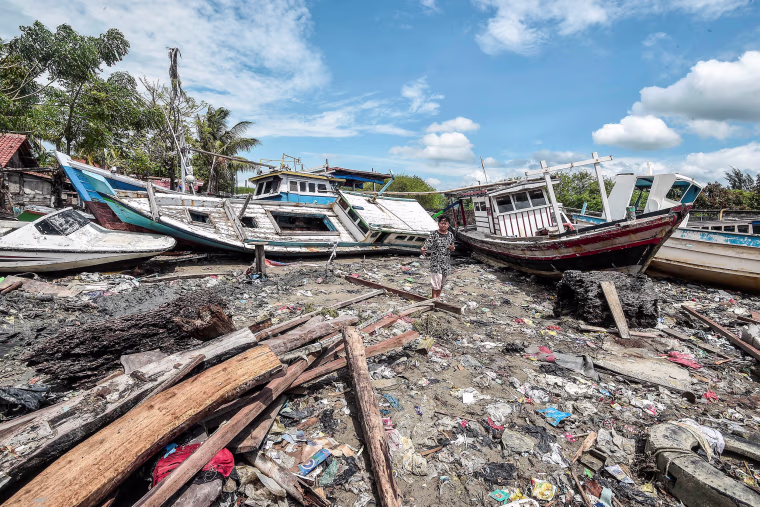 Image: Indonesia tsunami