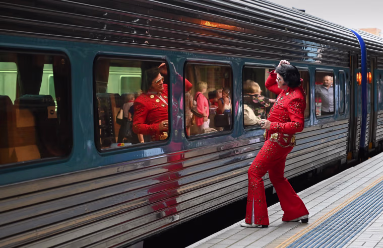 Image: TOPSHOT-AUSTRALIA-MUSIC-ENTERTAINMENT-ELVIS