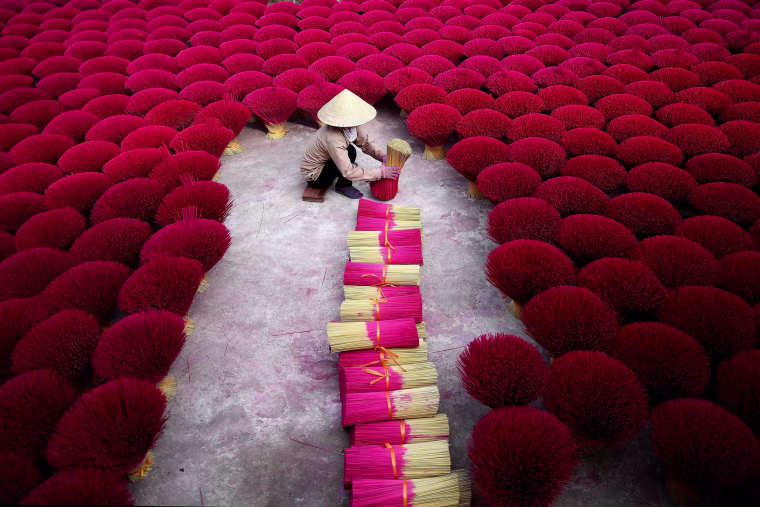 Image: TOPSHOT-VIETNAM-LIFESTYLE-HOLIDAY-RELIGION-CRAFT