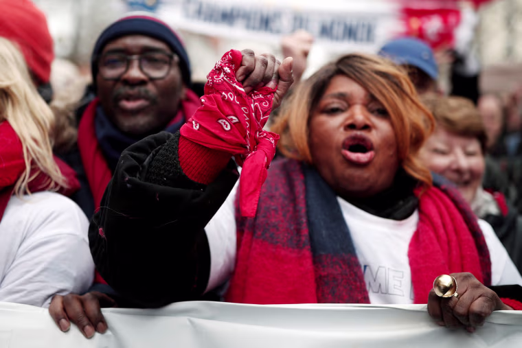 Image: A "red scarves" demonstration in Paris