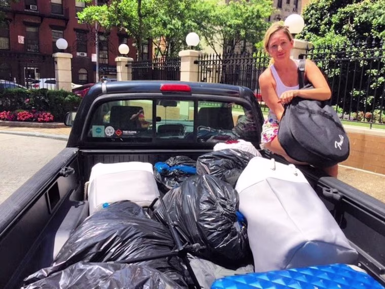 Glantz hauling what was left of her belongings to storage in New Jersey in August 2017.