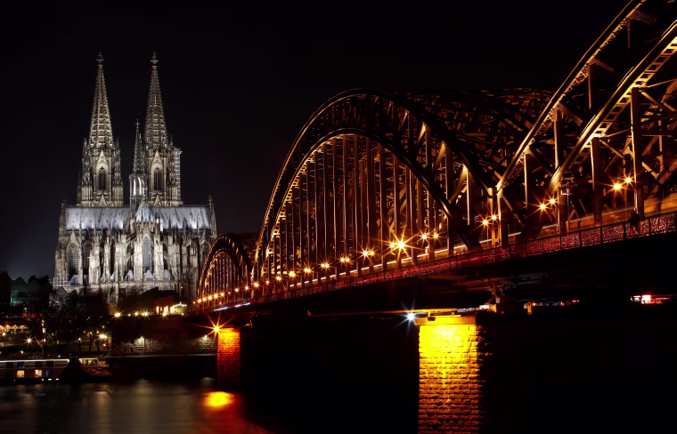 Image: Cologne Cathedral and the Hohenzollern railway bridge