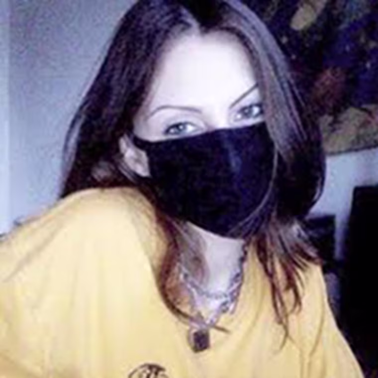 Image: Sol Pais, using the handle "Dissolved Girl," appeared to post photos of herself and journal entries to a personal blog.