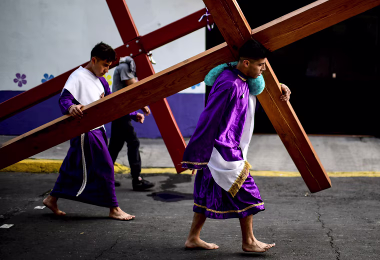 Image: MEXICO-HOLY-WEEK-VIA CRUCIS