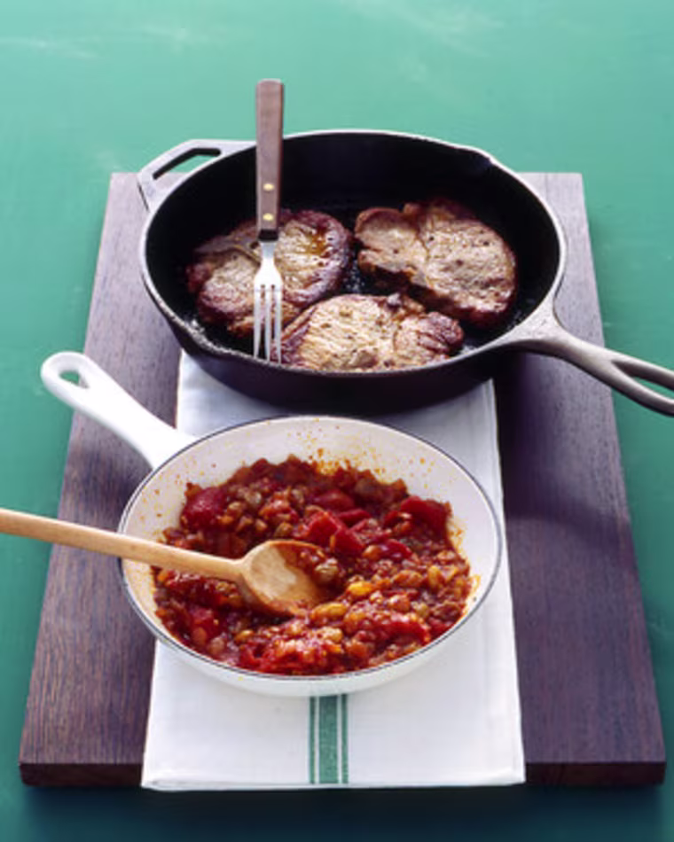 Pork Chops with Tomato Chutney