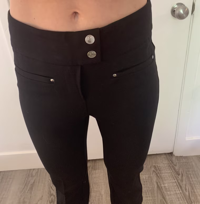 The slimming, mid-rise waistband