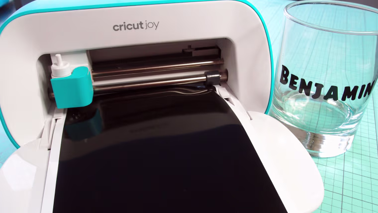 We used black vinyl to make personalized decals for cups, mug, containers and notebooks.