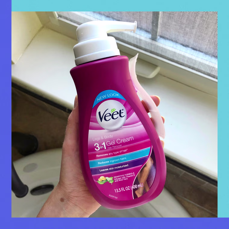 The cream comes in a 13.5-ounce bottle with a convenient pump. It also includes a spatula for application and removal.