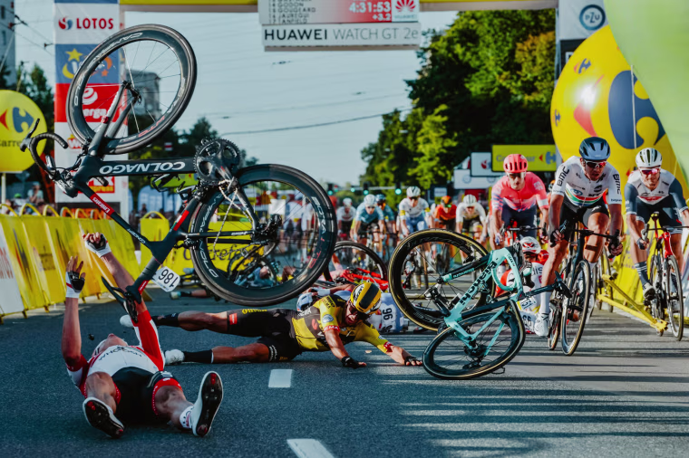 Image: TOPSHOT-CYCLING-POLAND-CRASH